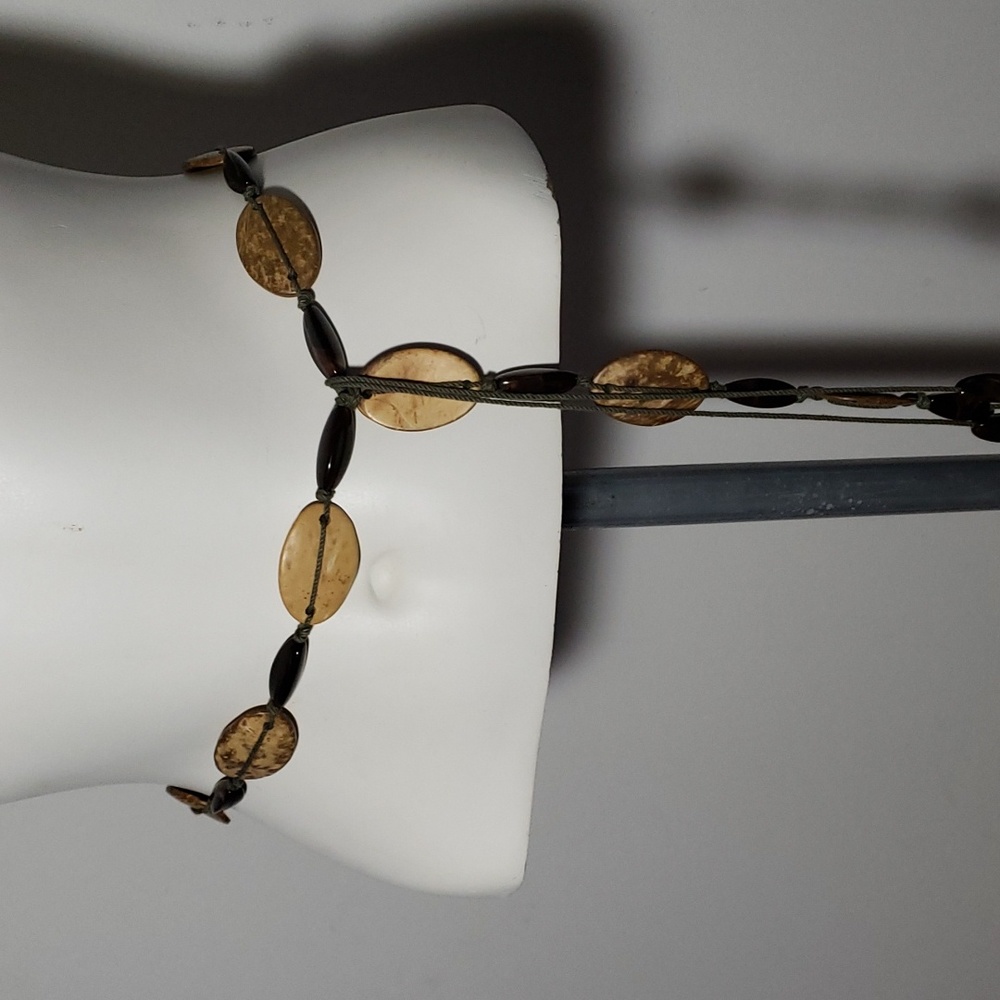Elegant Tan and Black Beaded Belt - Picture 3 of 15